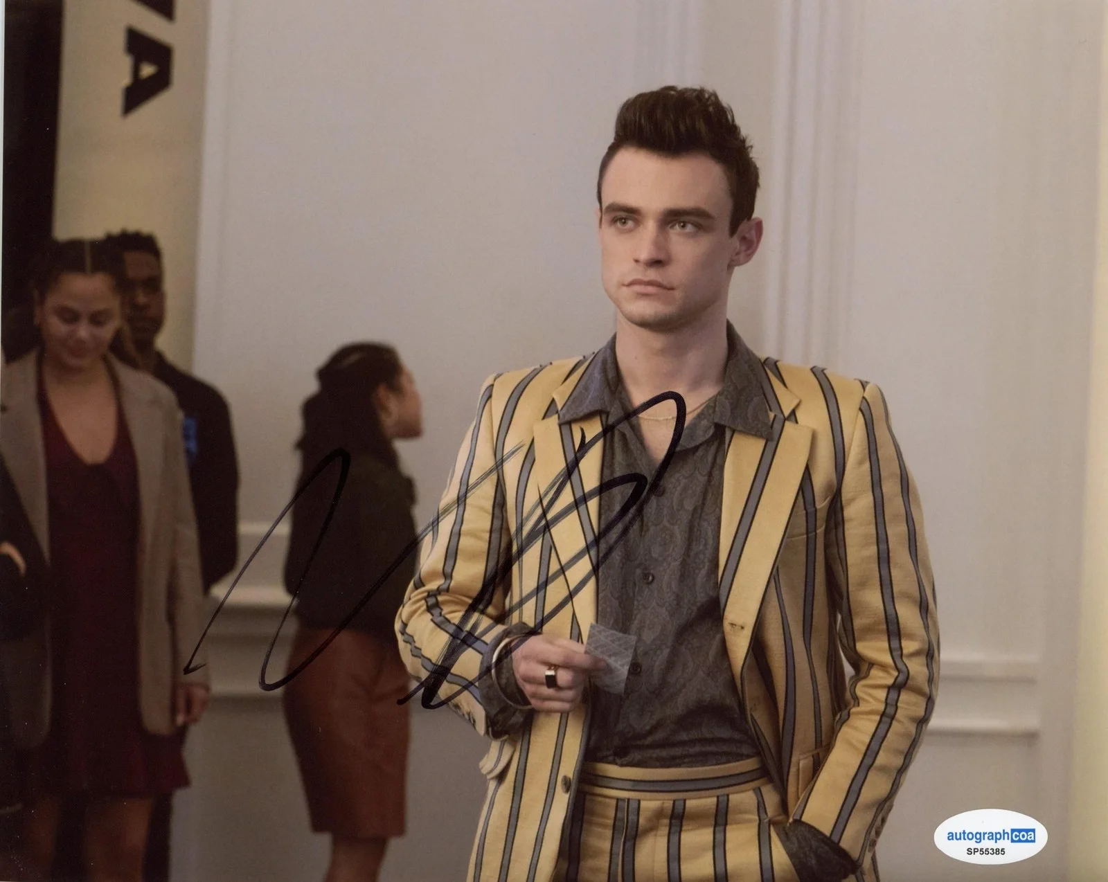 Thomas Doherty — Thomas Doherty "Gossip Girl" AUTOGRAPH Signed 'Max Wolfe' 8x10 Photo M ACOA, изображение 2