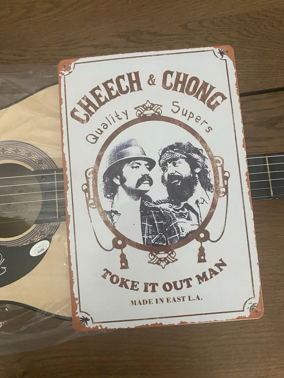 Cheech & Chong Signed Acoustic Guitar JSA Sticker, Metal Sign, Up In Smoke Lot, изображение 2