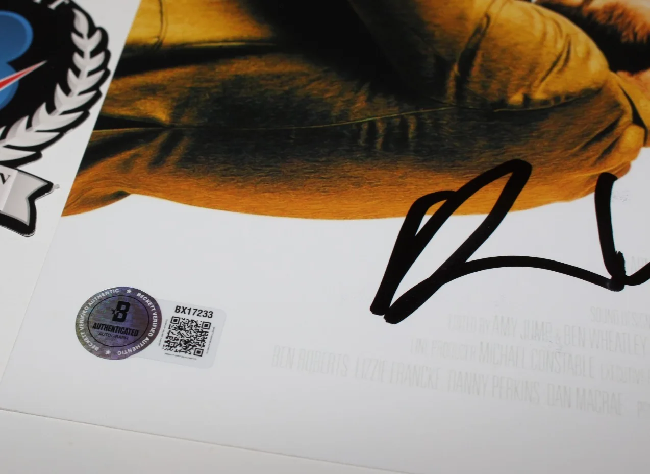 DIRECTOR BEN WHEATLEY SIGNED 'FREE FIRE' 12x18 MOVIE POSTER BECKETT BAS COA, image 3