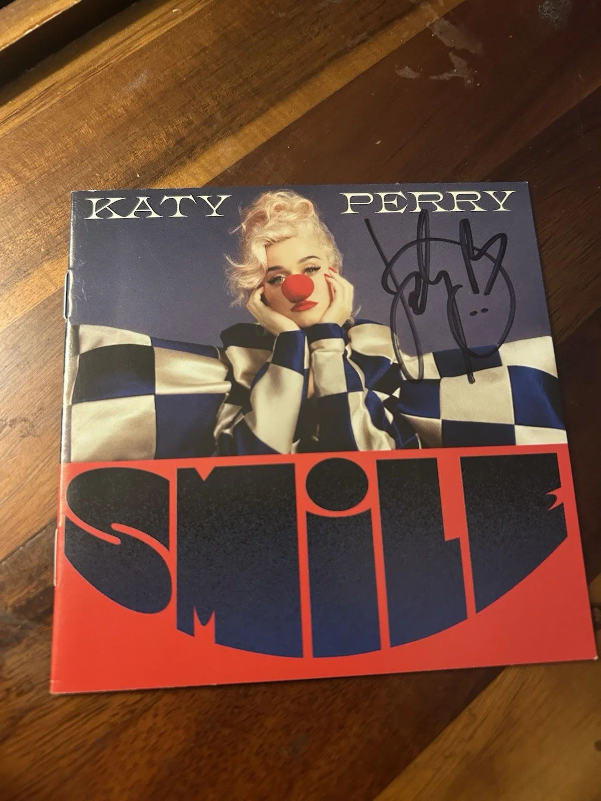 Katy Perry Signed CD Booklet Newbury Comics Autographed Autograph • Smile •, image 2