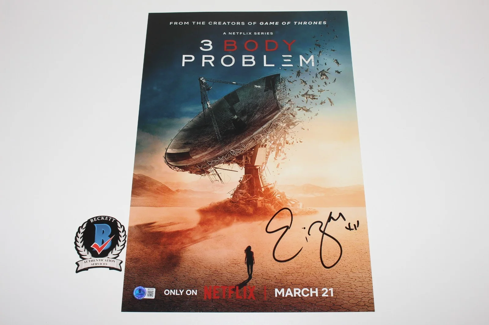 EIZA GONZALEZ SIGNED '3 BODY PROBLEM' 12x18 SHOW POSTER BECKETT COA ACTRESS BAS, изображение 2