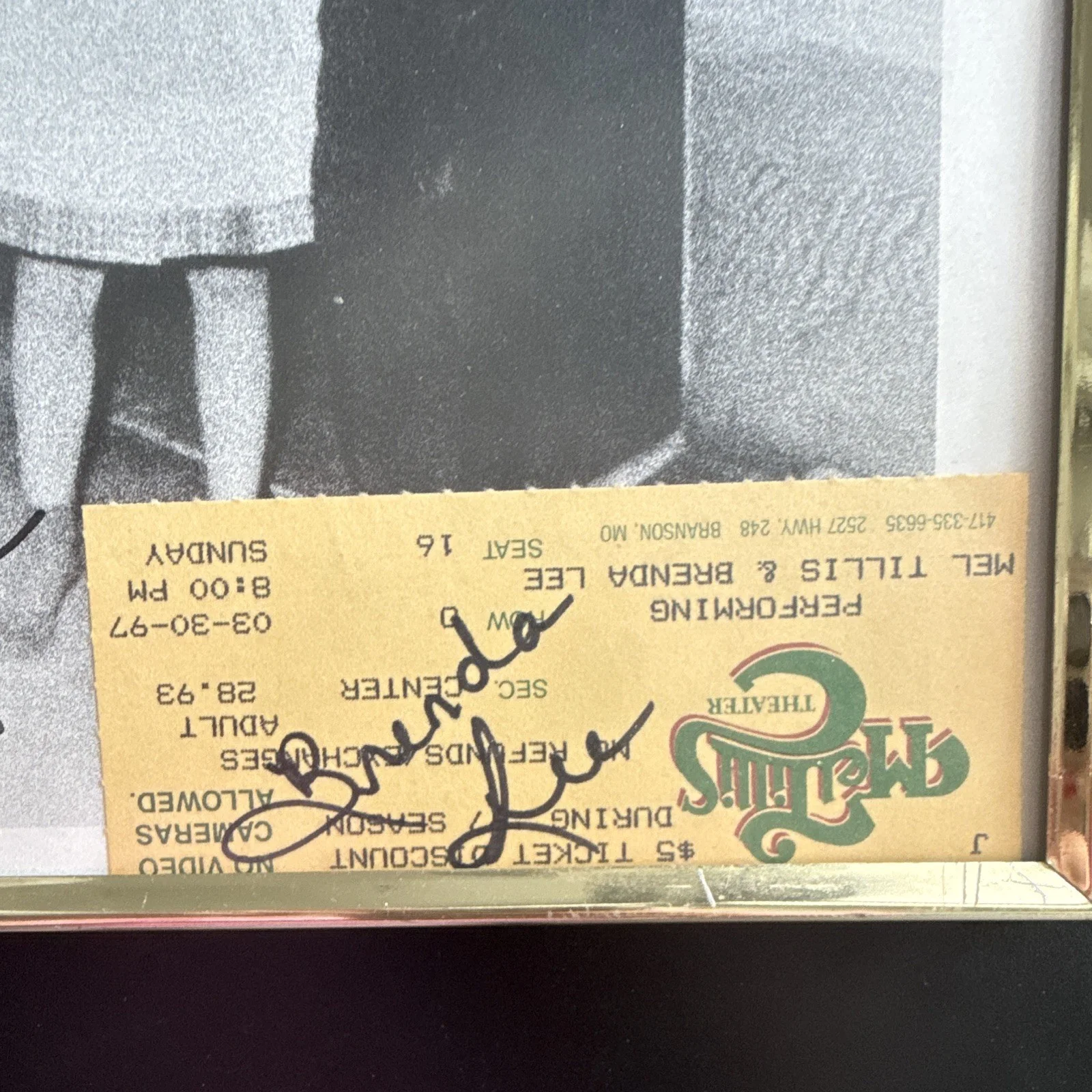 Brenda Lee Autographed Photo Framed with Signed 1997 Concert Ticket, изображение 2
