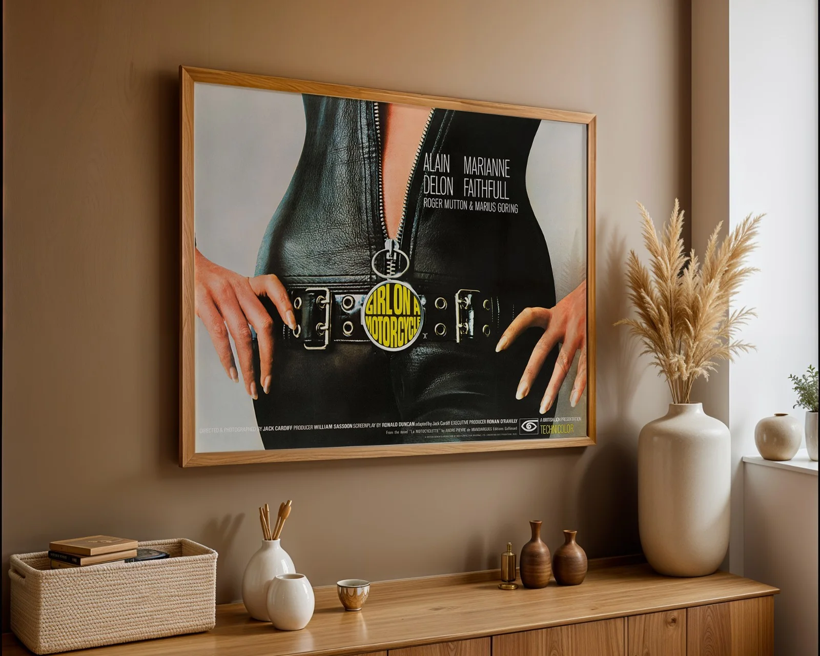 The Girl on a Motorcycle - 1968 Avant-Garde Restored 30" x 40" UK Quad Poster, изображение 3