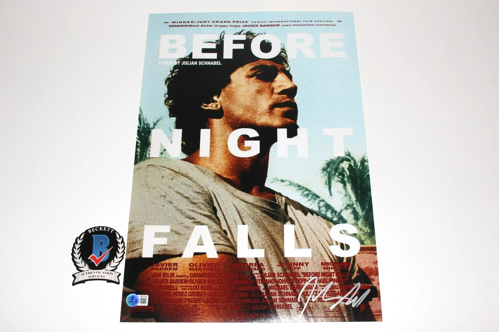 JULIAN SCHNABEL SIGNED 'BEFORE NIGHT FALLS' 12x18 MOVIE POSTER BECKETT COA, изображение 2