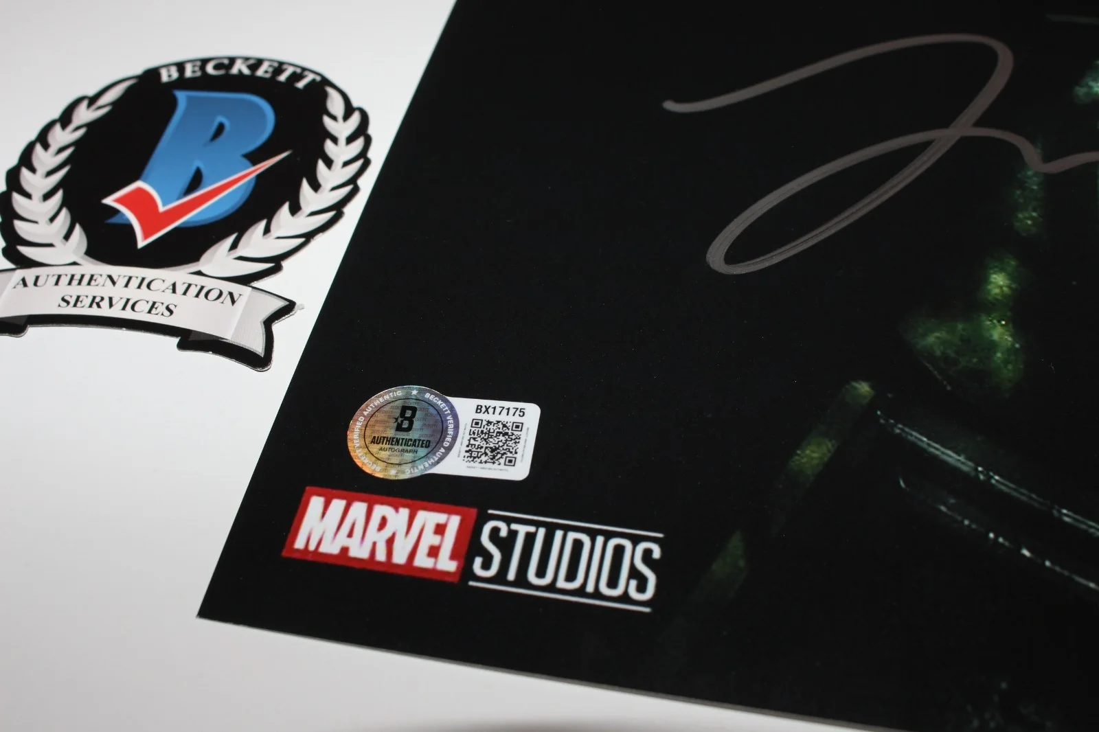 Lewis Pullman — LEWIS PULLMAN SIGNED AVENGERS DOOMSDAY 12x18 TEASER MOVIE POSTER BECKETT COA, изображение 2