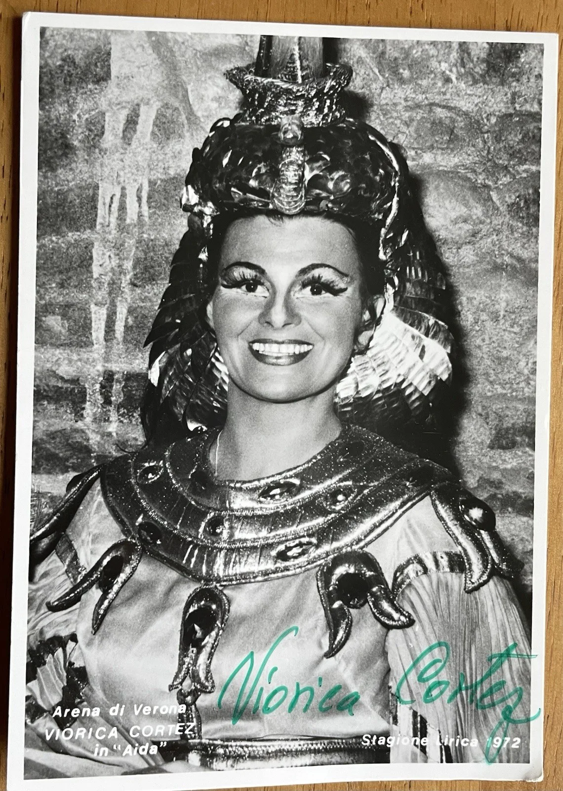 Romanian Opera Soprano Viorica Cortez Autograph Photo in "Aida", изображение 2