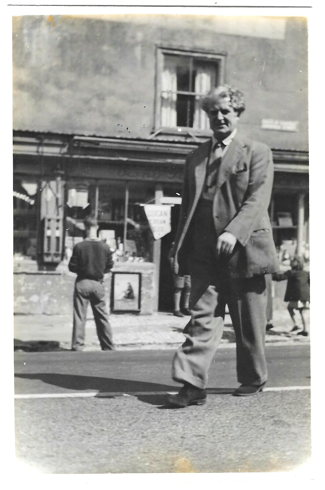 Vintage Actor Jack Warner Photo On Set Smiling Irish Eyes Movie Burford UK 1950, изображение 2