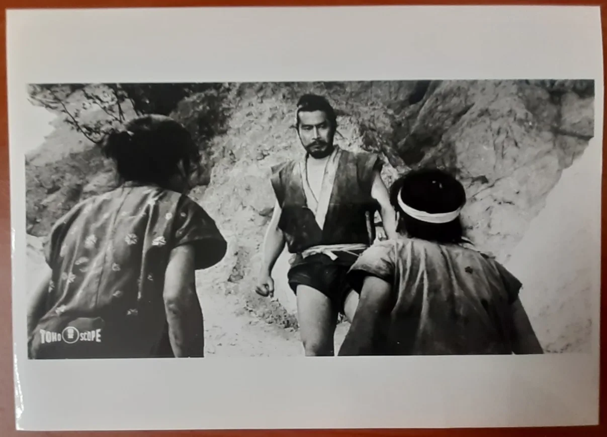 3x THE HIDDEN FORTRESS 7-INCH BY 5-INCH BLACK AND WHITE PUBLICITY PHOTOS, изображение 2