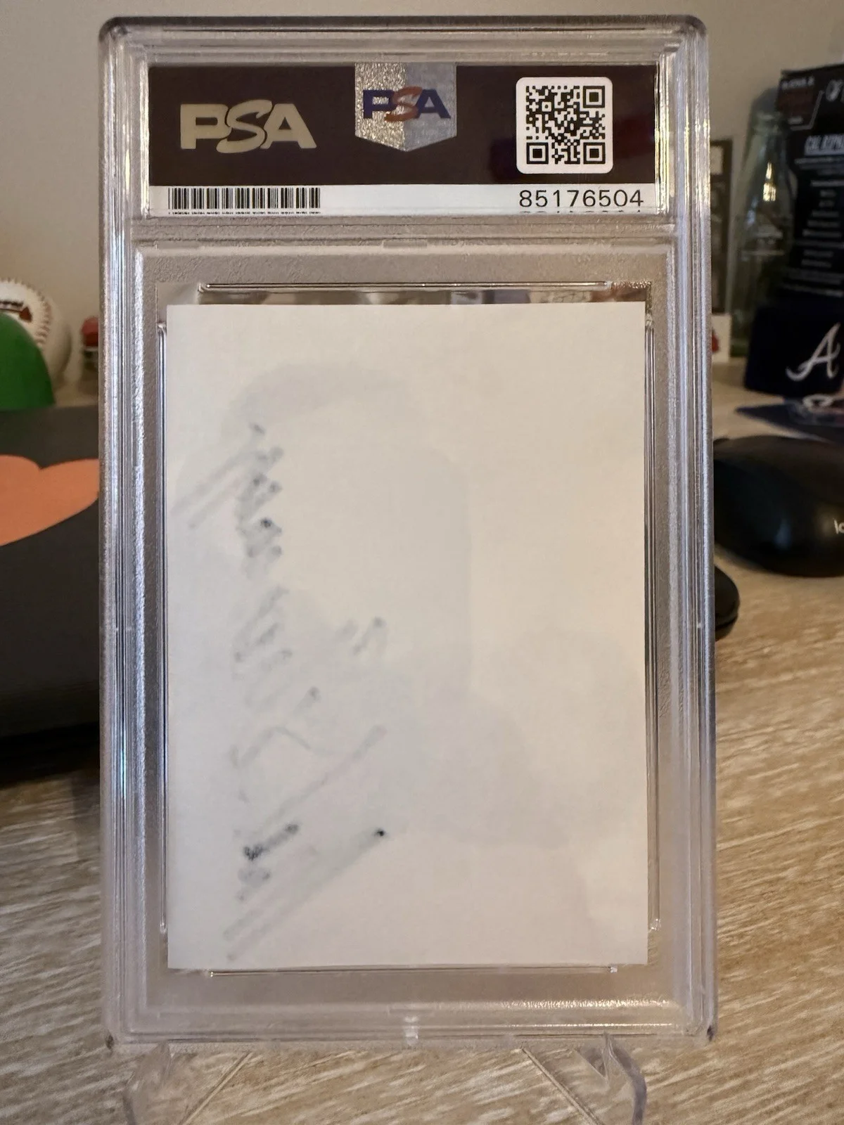 Arnold Schwarzenegger — Arnold Schwarzenegger SIGNED PREDATOR Photograph PSA DNA COA Authentic AUTOGRAPH, image 2