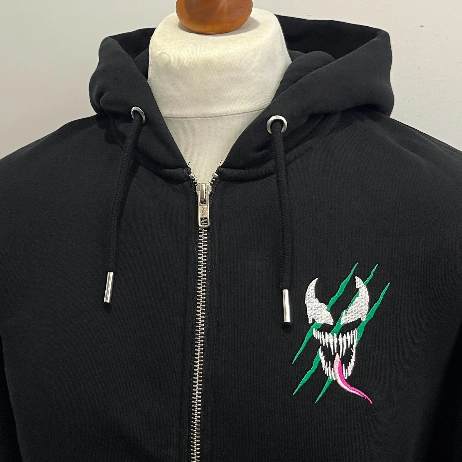 VENOM 3 Cast & Crew Hoodie Sweatshirt M Stunt team Marvel Movie Production Gift, изображение 3