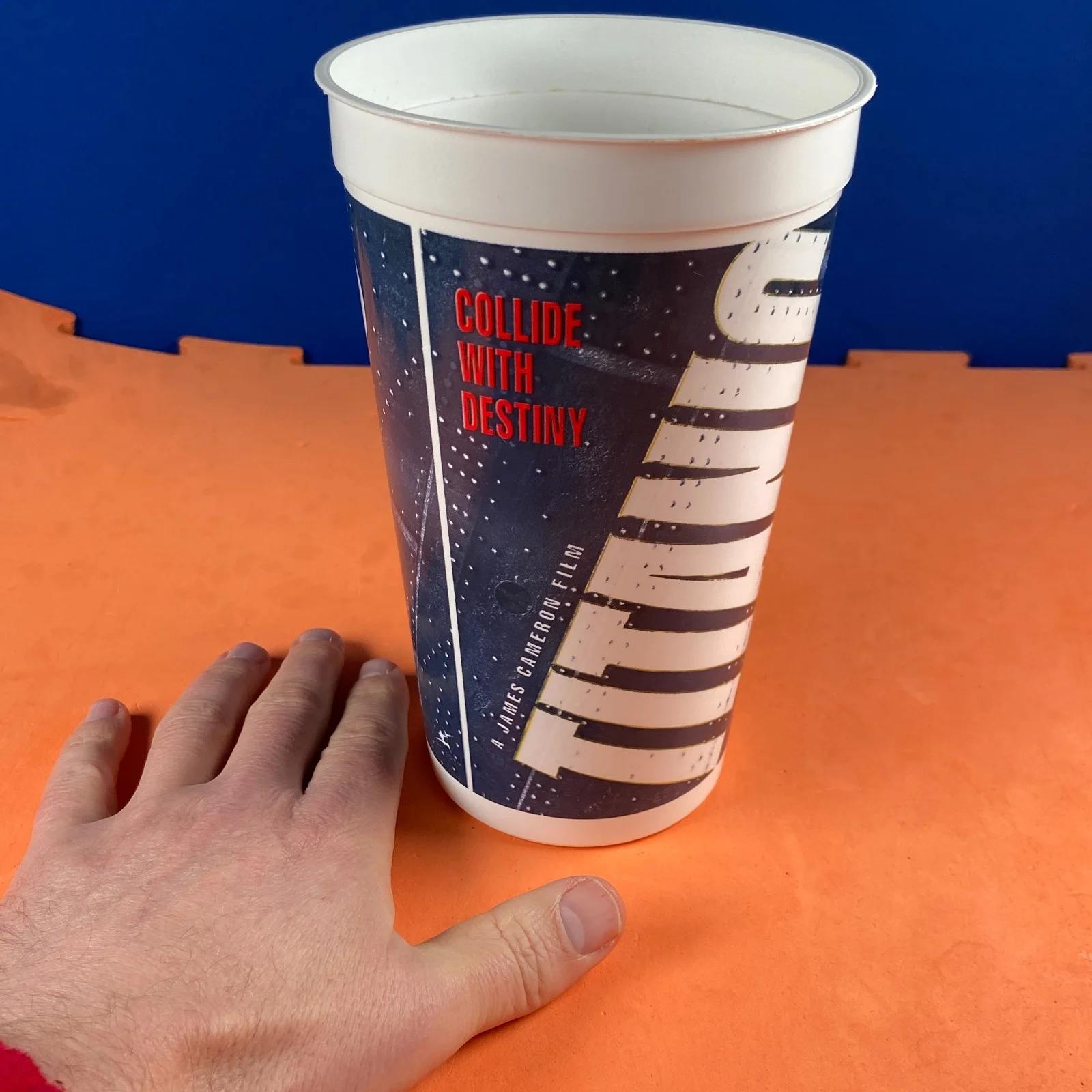 Titanic cinema cup from American cinema 1997 original cup great condition, image 5