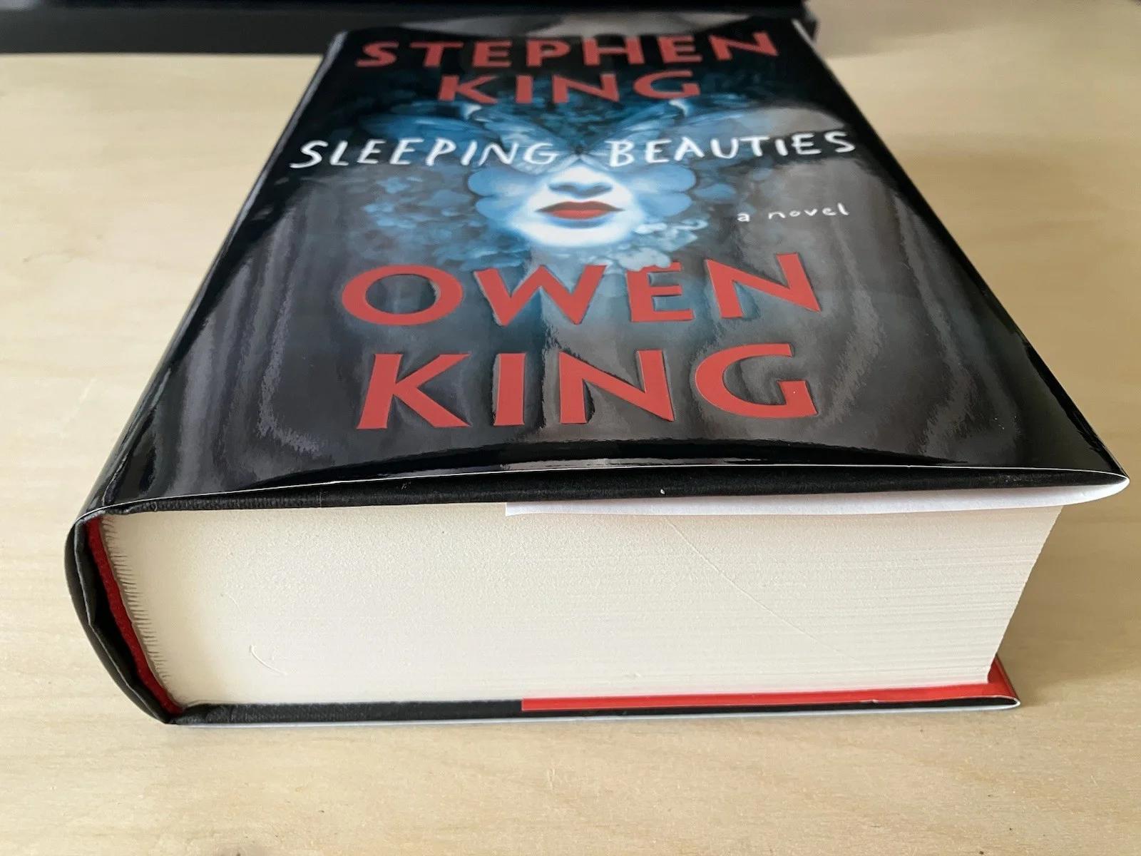Stephen King, Owen King — Stephen and Owen King / Sleeping Beauties / Signed Slipcased Hardcover / 2017, изображение 2