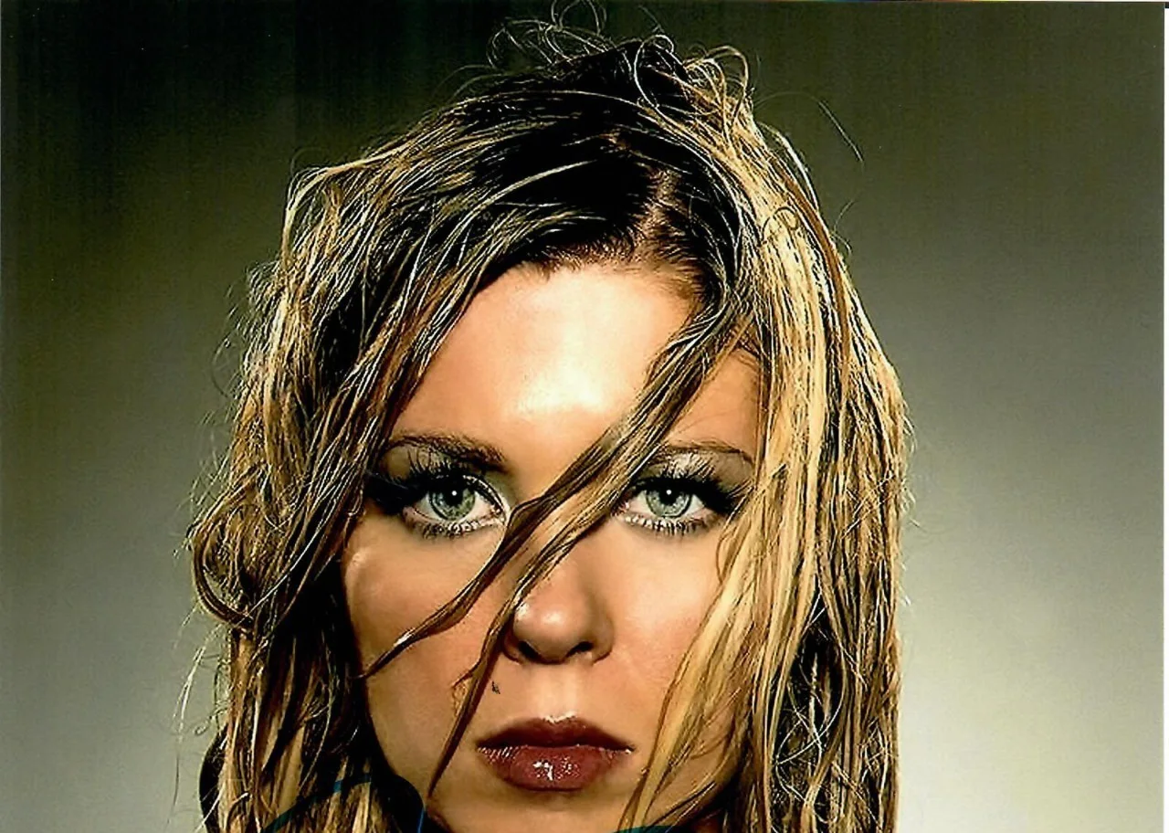 Tara Reid — Tara Reid American Pie Actress Model Producer Signed 8 x 10 Photo TTM COA, изображение 3