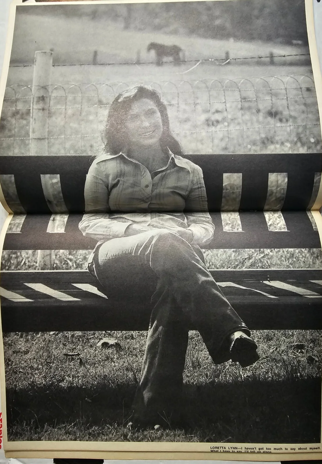 Vintage It’s Me Again Loretta Lynn Booklet with 8” x 10” glossy added, image 2