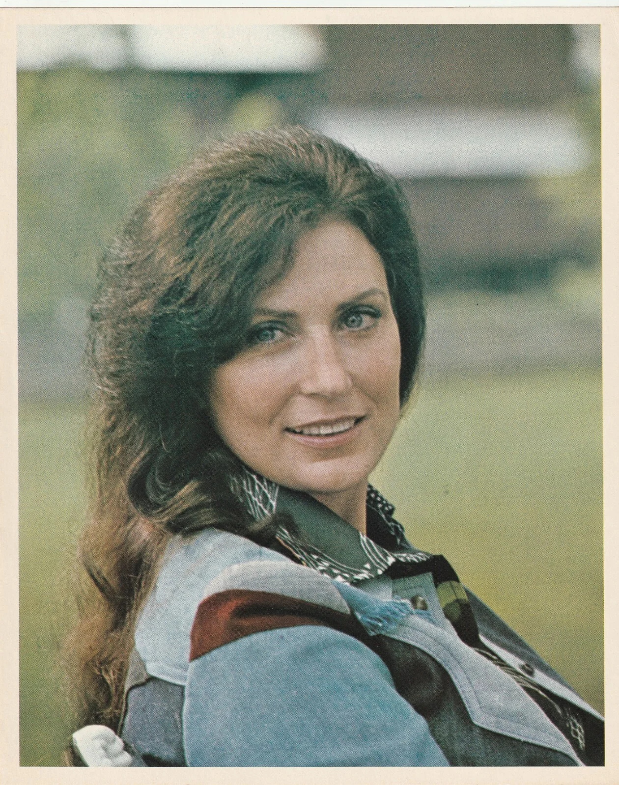 Vintage It’s Me Again Loretta Lynn Booklet with 8” x 10” glossy added, image 3