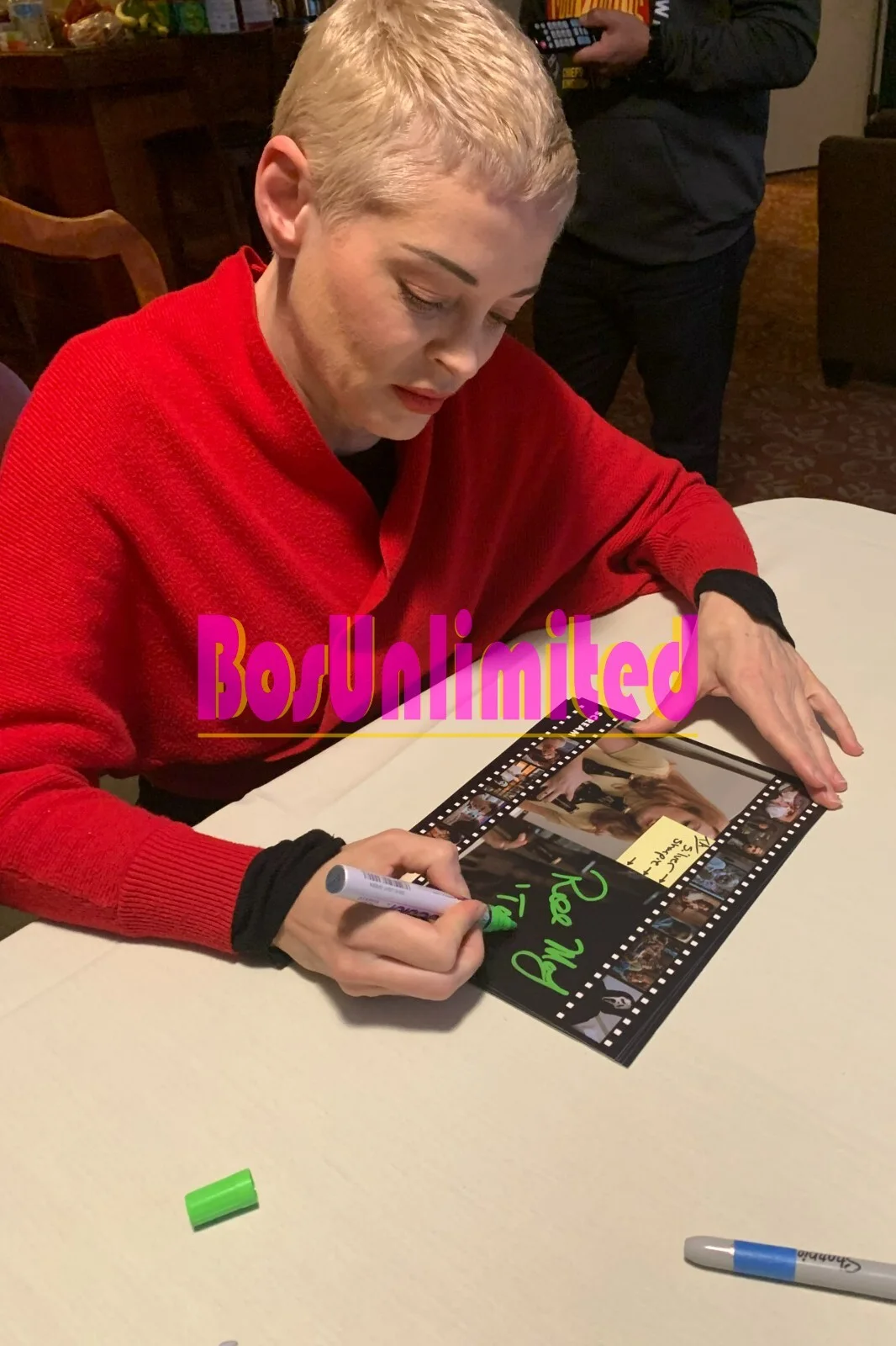Rose McGowan — Rose McGowan "Tatum” SIGNED Scream 11x14 photo Horror Wes Craven EXACT PROOF #1, изображение 3