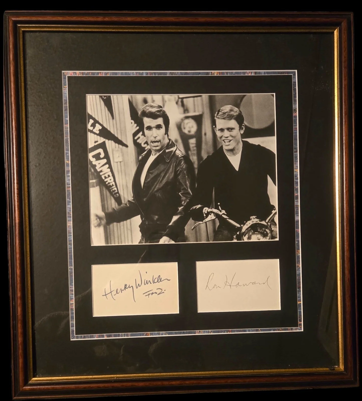 Henry Winkler — Happy Days Show Autograph Large Framed Ron Howard Henry Winkler COA Registered