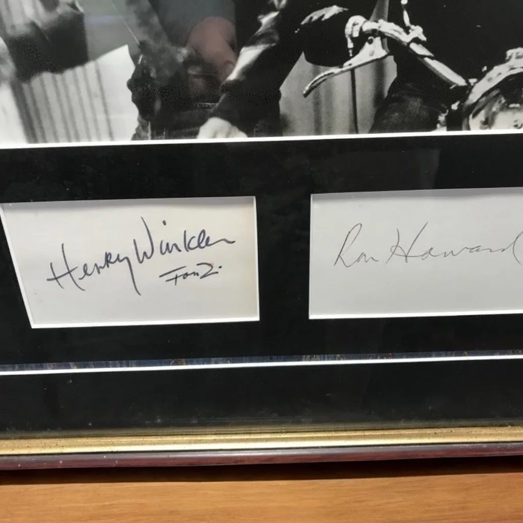 Henry Winkler — Happy Days Show Autograph Large Framed Ron Howard Henry Winkler COA Registered, изображение 3