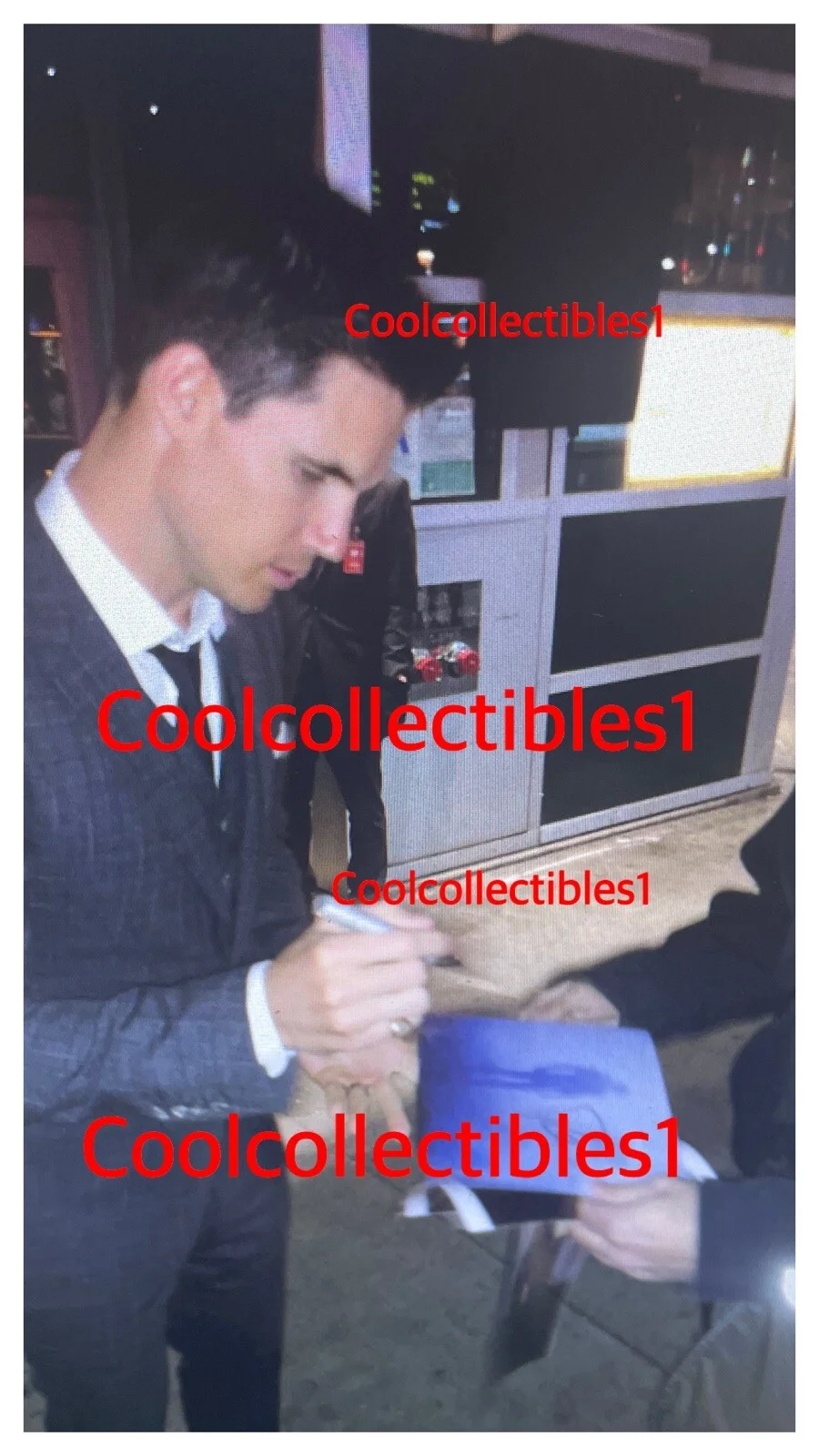 ROBBIE AMELL — ROBBIE AMELL of "THE FLASH" IN PERSON SIGNED 8X10 COLOR PHOTO “PROOF”, изображение 2