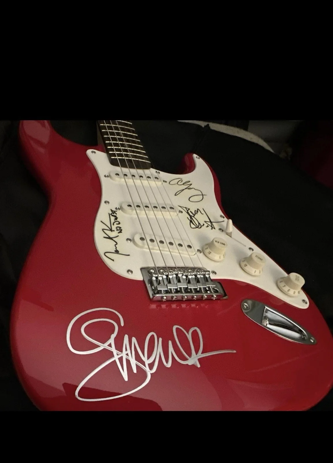 No Doubt Autographed Fender Squire Stratocaster Guitar, Signed 2003, image 4