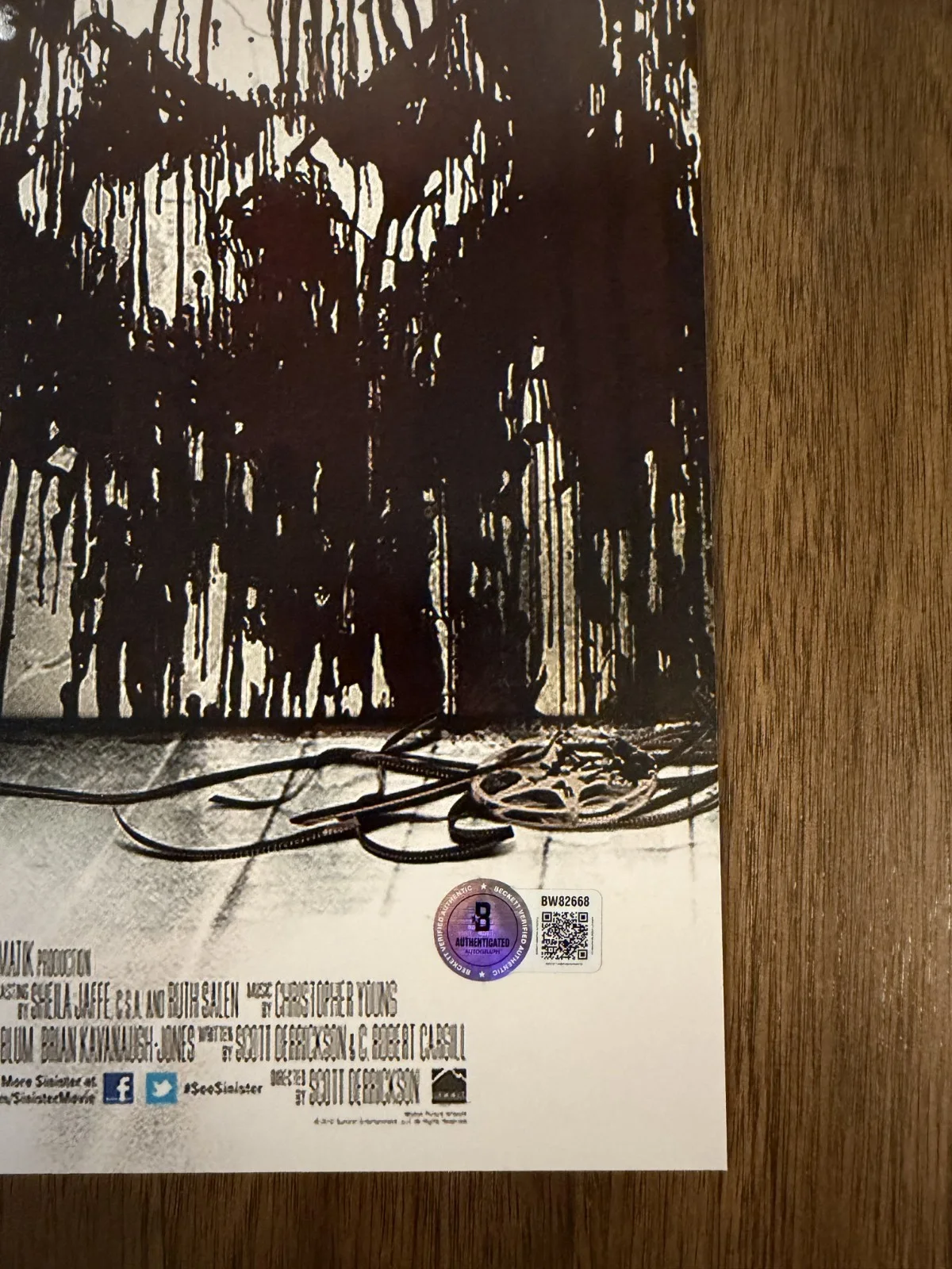 Ethan Hawke ‘Sinister' Signed 12x18 Photo 'Ellison Oswalt' Beckett, изображение 2