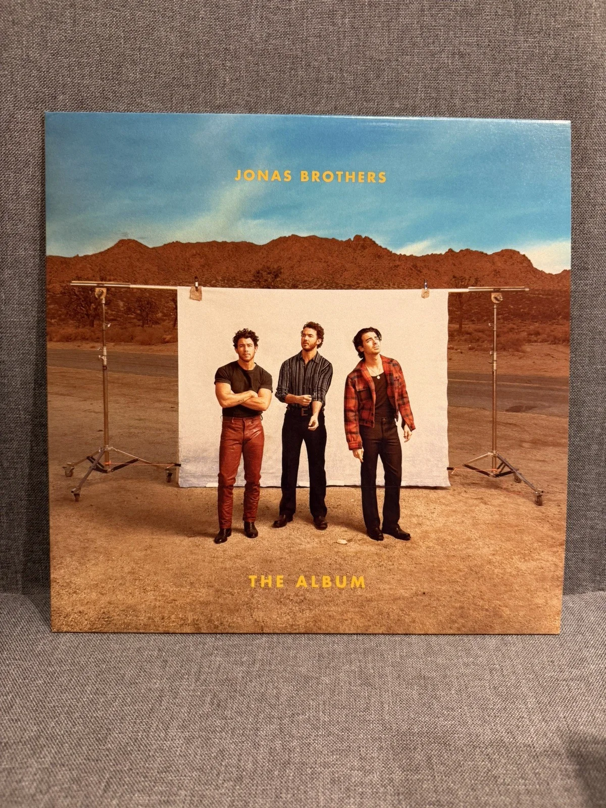 Jonas Brothers The Album w/ SIGNED ✍️AUTOGRAPHED Poster Vinyl LP Nick Joe Kevin, изображение 2