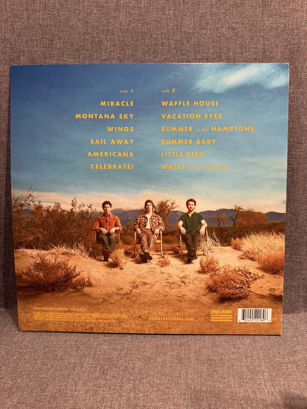 Jonas Brothers The Album w/ SIGNED ✍️AUTOGRAPHED Poster Vinyl LP Nick Joe Kevin, изображение 3