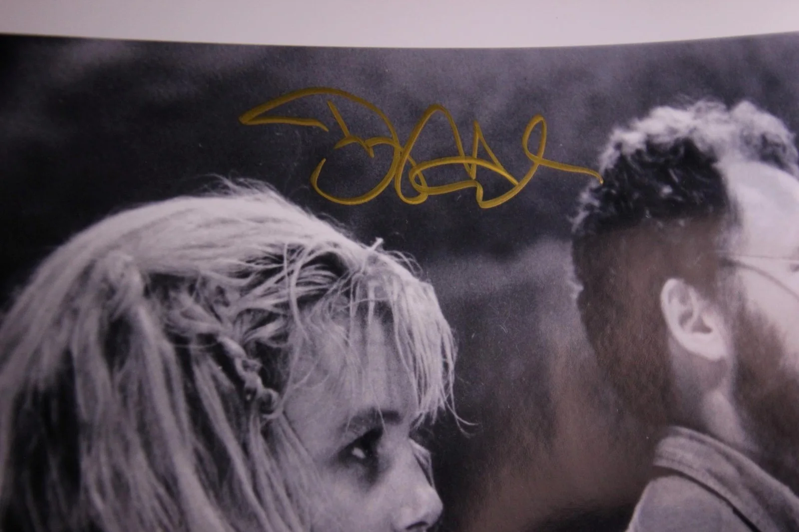 Daryl Hannah — DARYL HANNAH (SPLASH~ROXANNE~BLADE RUNNER) AUTOGRAPH PHOTO~, image 2
