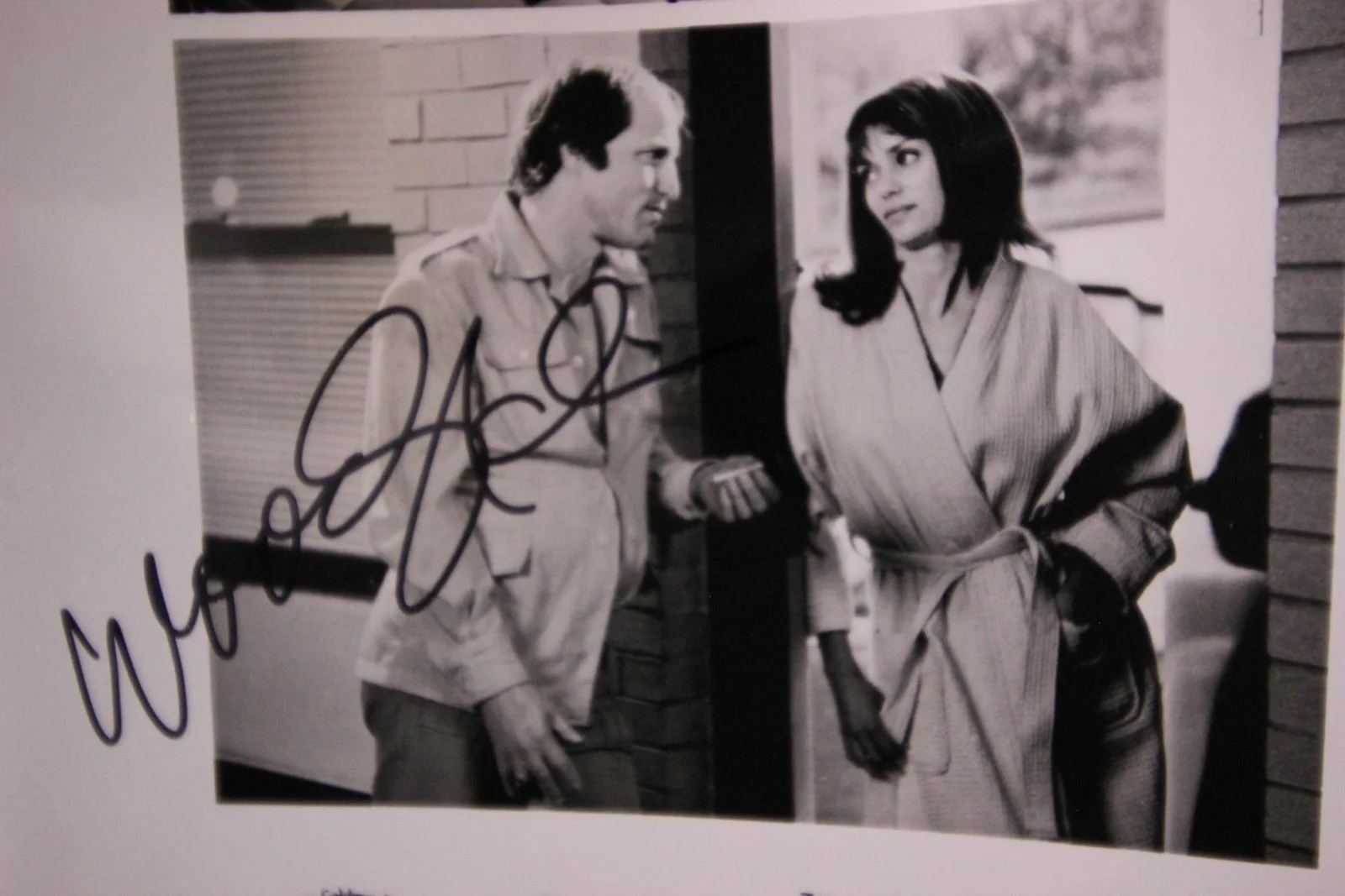 Woody Harrelson — WOODY HARRELSON (WHITE MEN CANT JUMP~NATURAL BORN KILLERS) AUTOGRAPH PHOTO~, изображение 2