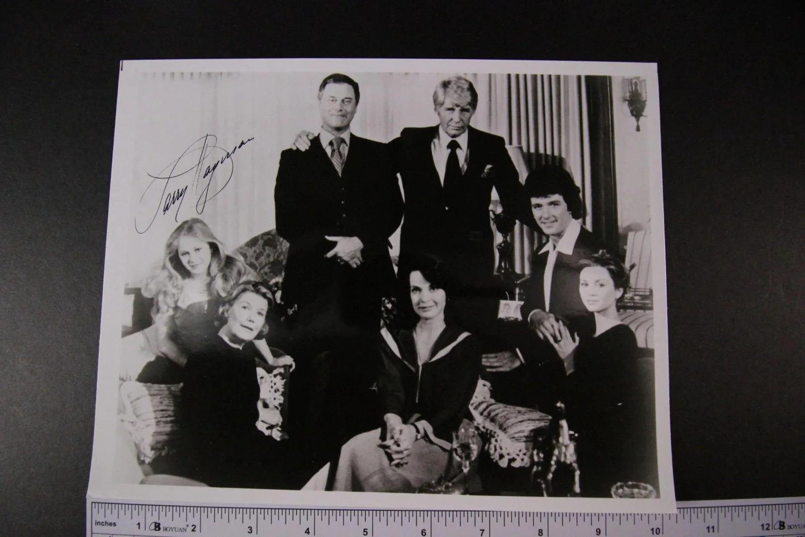 Larry Hagman — LARRY HAGMAN (1931-2012) (DALLAS~IO DREAM OF JEANNIE) AUTOGRAPH PHOTO~