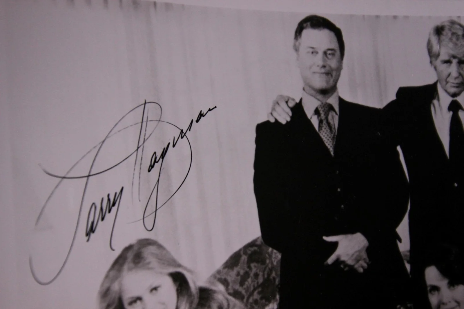 Larry Hagman — LARRY HAGMAN (1931-2012) (DALLAS~IO DREAM OF JEANNIE) AUTOGRAPH PHOTO~, изображение 2
