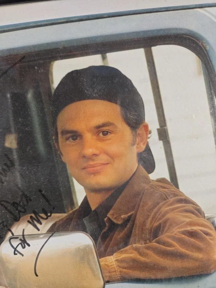 Fred Ewanuick — Fred Ewanuick Signed Framed Hank Yarbo Corner Gas 8x10 photo Autographed, image 3