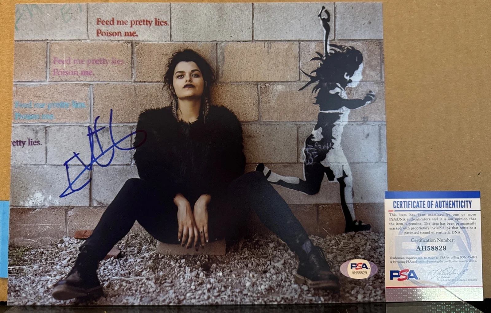 Eve Harlow — Eve Harlow The 100 Signed 8x10 Photo Autograph PSA/DNA Certified Authentic, image 2