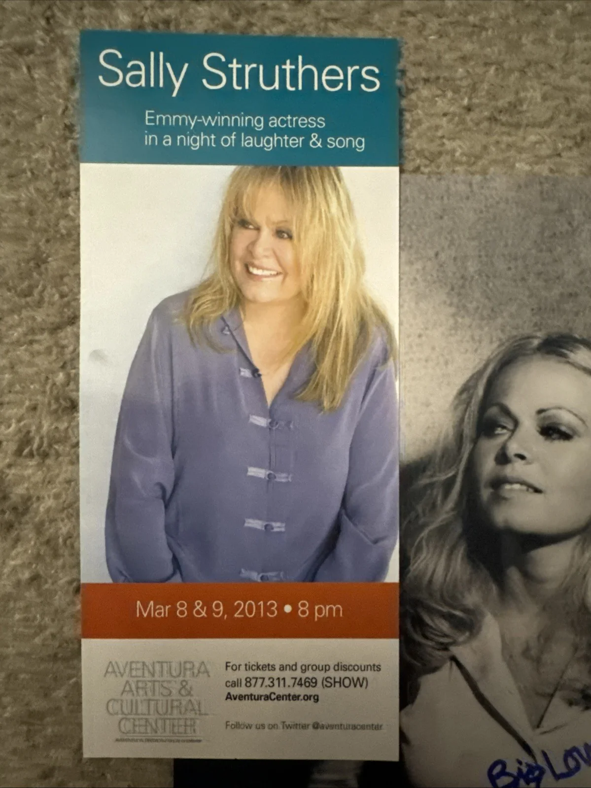 Sally Struthers — SALLY STRUTHERS Signed Autographed 8x10 Photo ALL IN THE FAMILY, изображение 2