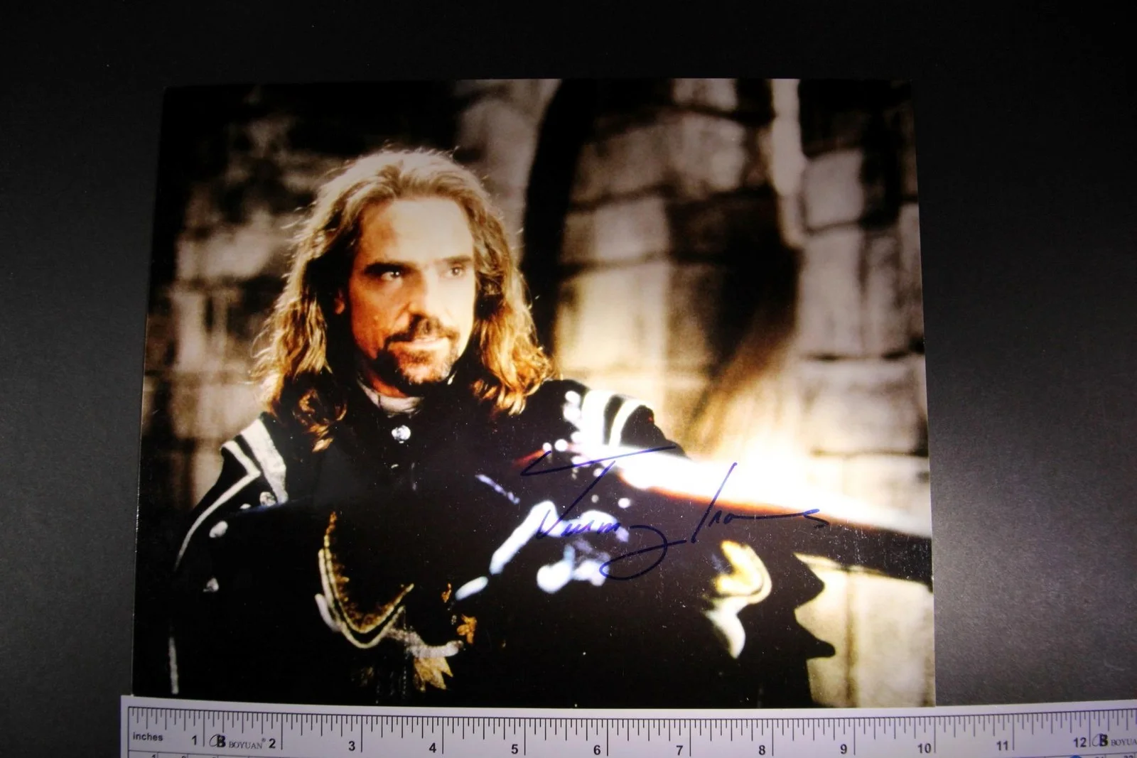 Jeremy Irons — JEREMY IRONS (REVERSAL OF FORTUNE~BRIDESHEAD REVISTED) AUTOGRAPH PHOTO~