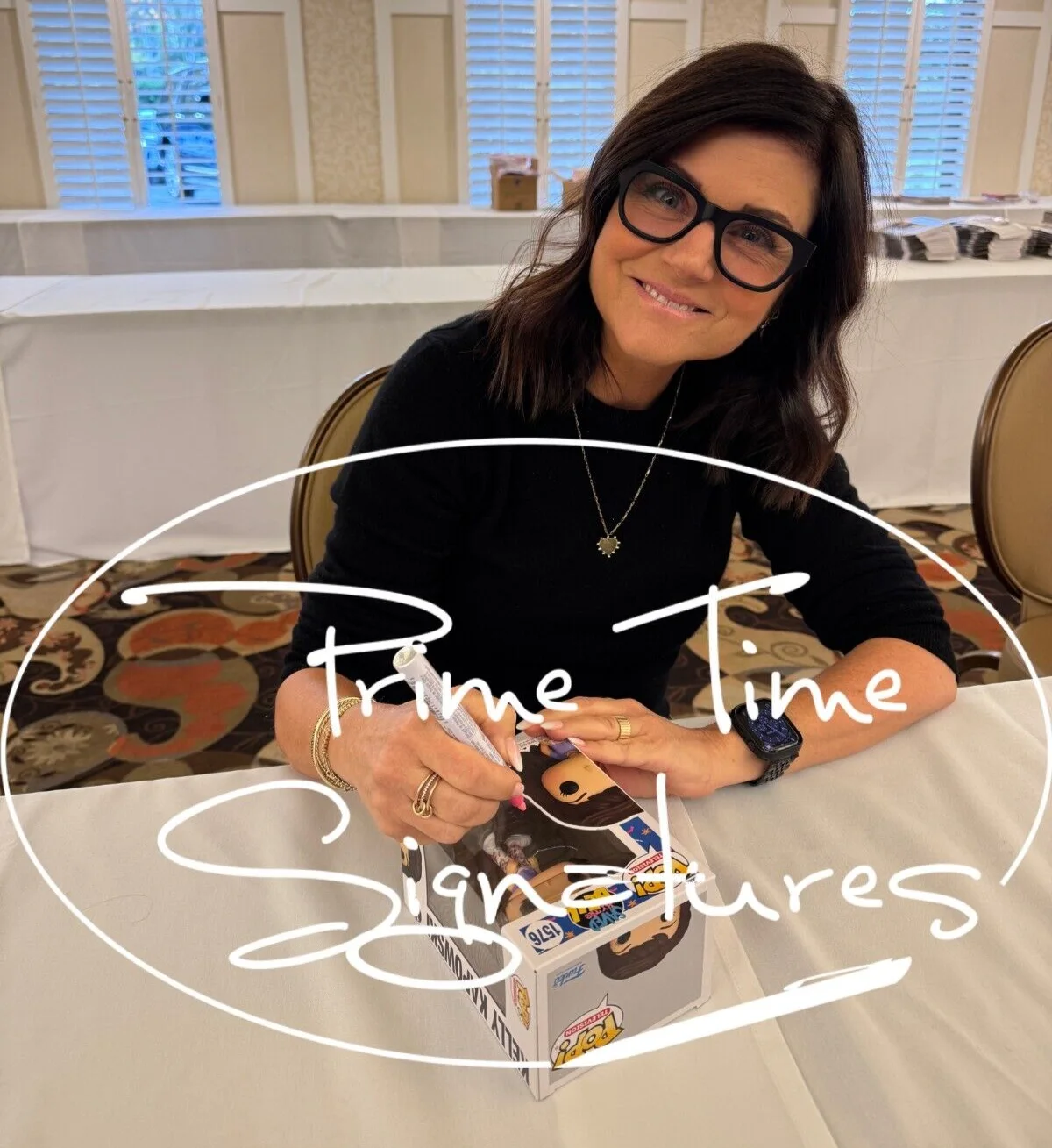Tiffani Thiessen — Tiffani Thiessen Signed Kelly Kapowski Funko Saved by the Bell Beckett Witness, изображение 2
