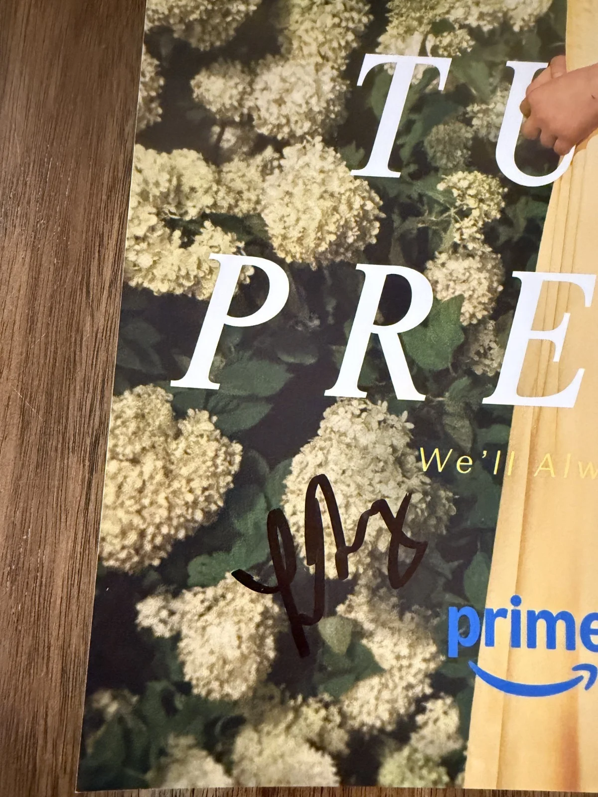 Lola Tung ‘The Summer I Turned Pretty' Signed 12x18 Photo 'Belly' Beckett, изображение 2