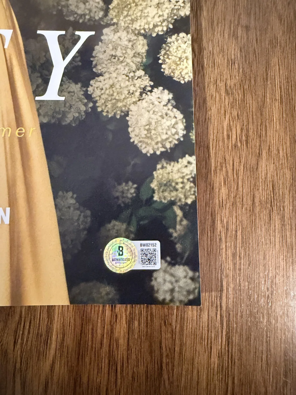Lola Tung ‘The Summer I Turned Pretty' Signed 12x18 Photo 'Belly' Beckett, изображение 3