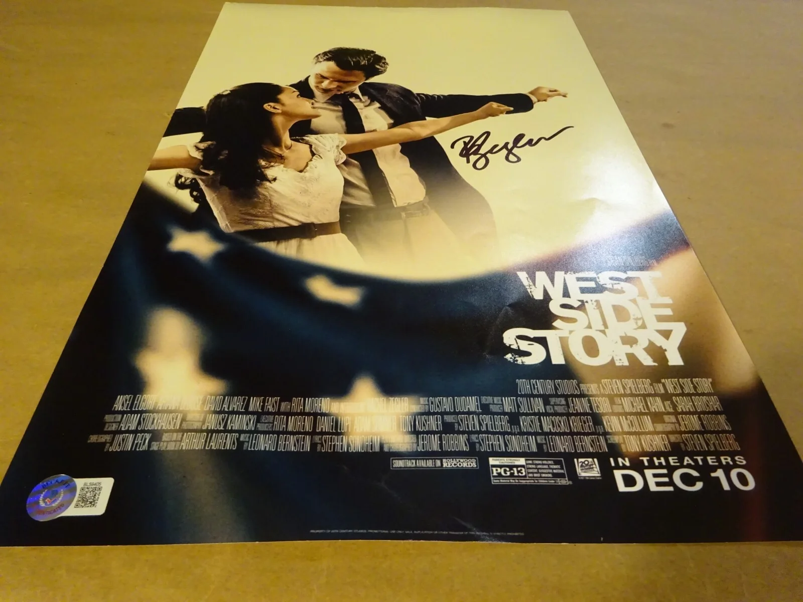 Rachel Zegler — Signed Rachel Zegler Autographed West Side Story 11"x17" Photo Beckett BAS COA, изображение 2