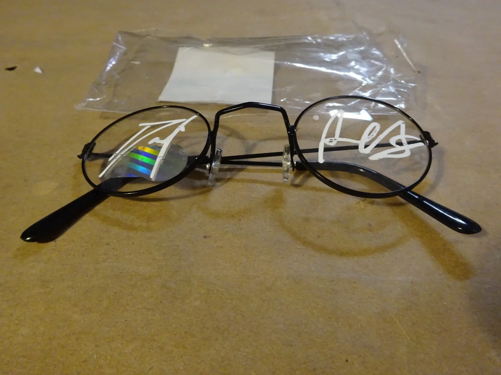Daniel Radcliffe — Signed Daniel Radcliffe Autographed Harry Potter Wizard Glasses Beckett BAS COA, image 2