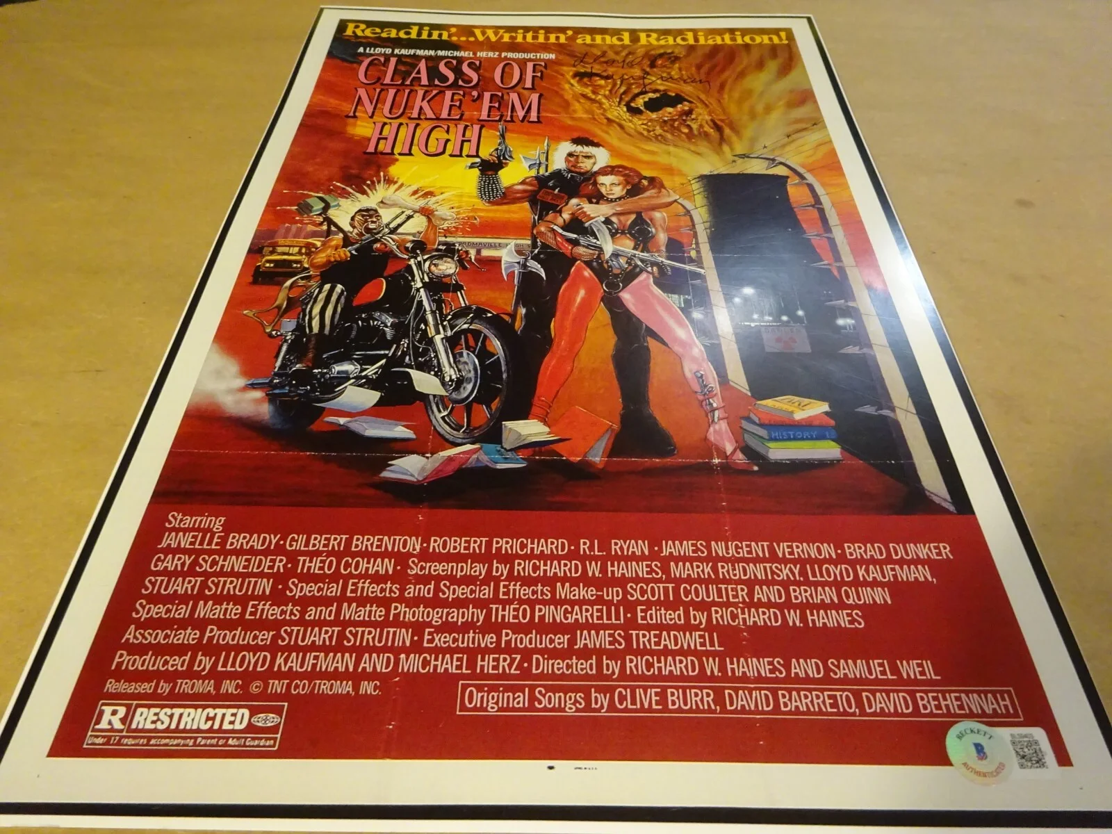Lloyd Kaufman — Signed Lloyd Kaufman Autographed Class Of Nuke Em High 11"x17" Photo BAS COA, изображение 2