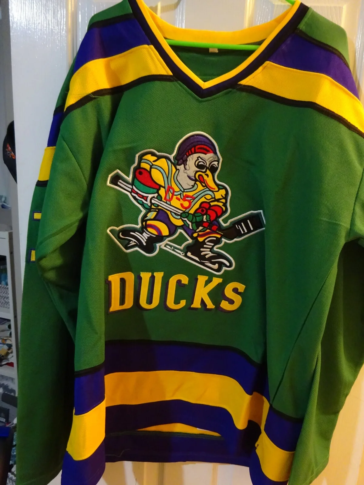 Shaun Weiss — Signed Shaun Weiss Autographed Inscriptions Mighty Ducks Goldberg Jersey PSA COA, image 4