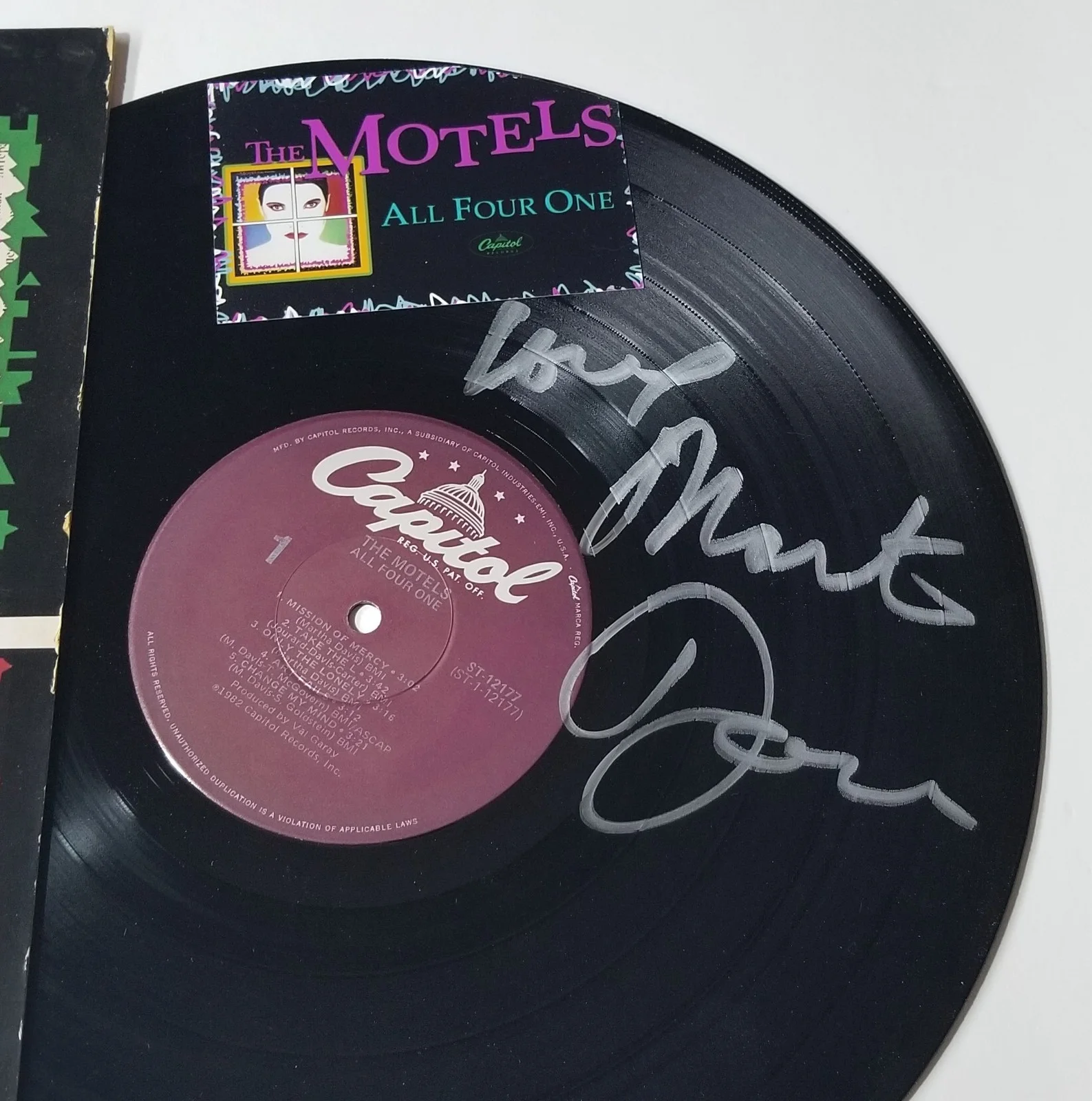 Martha Davis of The Motels hand SIGNED All Four One Record Vinyl COA Autographed, image 2