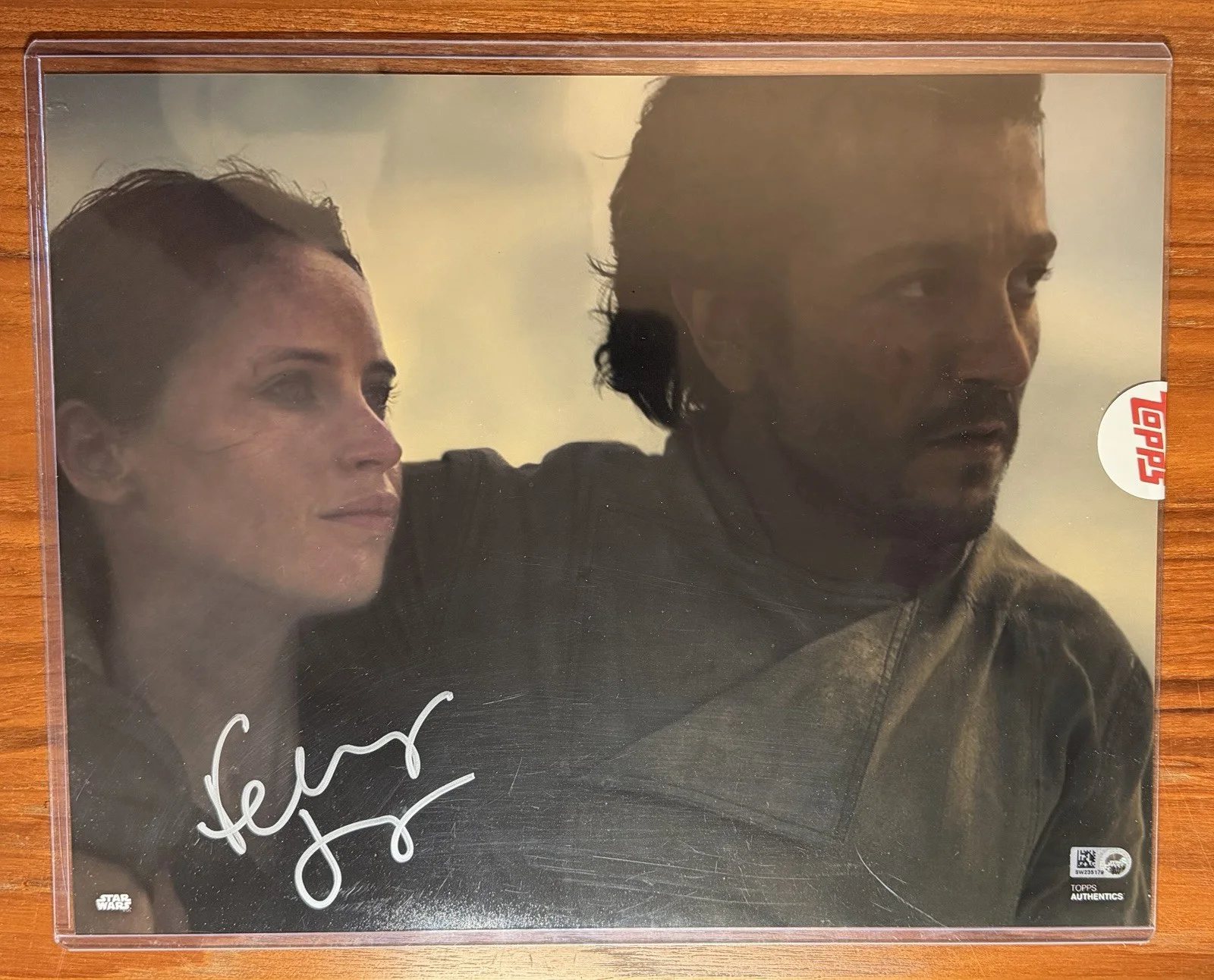 Felicity Jones — Star Wars Topps Authentics FELICITY JONES as JYN ERSO Autograph 11x14 Photo Auto