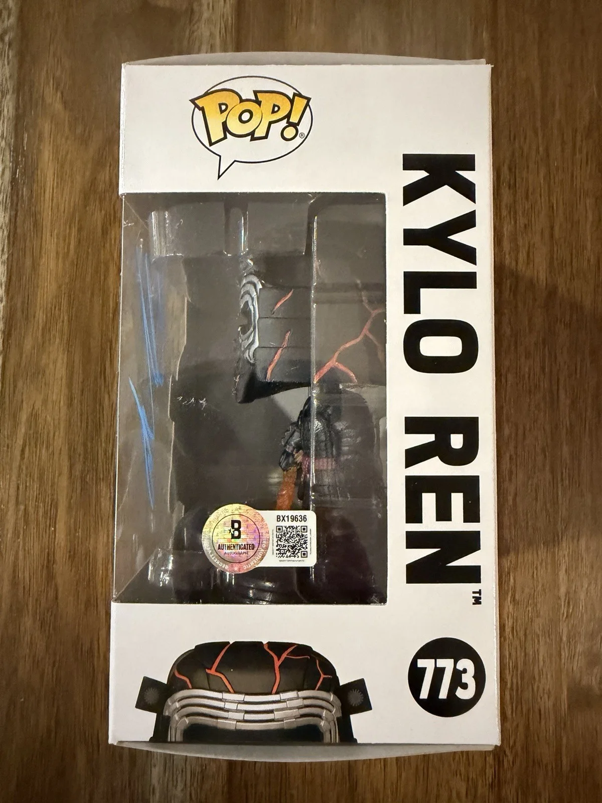 Christian Slater — Christian Slater ‘Star Wars’ Signed ‘Kylo Ren’ Funko Pop Vinyl Figure Beckett, изображение 2