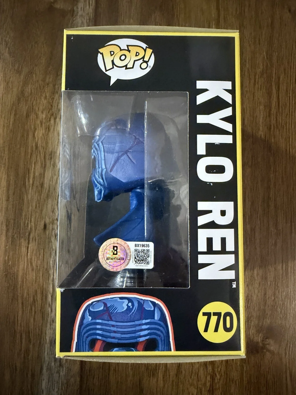 Christian Slater — Christian Slater ‘Star Wars’ Signed ‘Kylo Ren’ Funko Pop Vinyl Figure Beckett, изображение 2