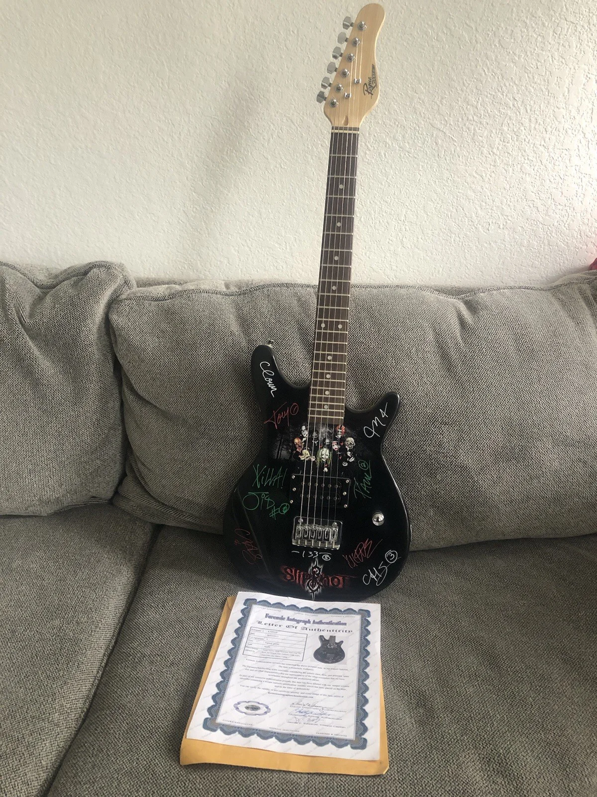 Slipknot Autograph Guitar w/certificate of Authenticity, image 3