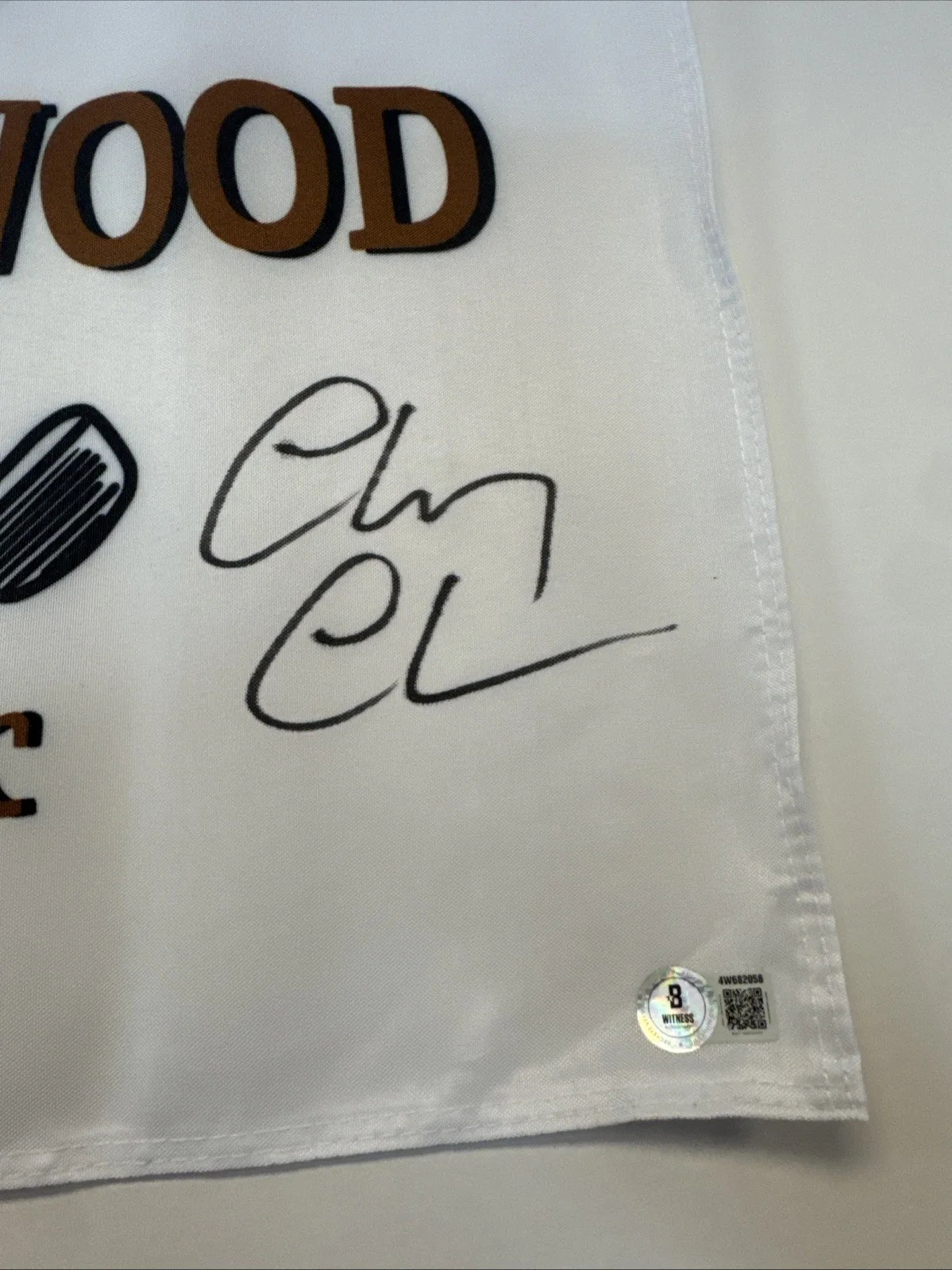 Chevy Chase — Chevy Chase Signed Caddyshack Bushwood Country Club Flag Beckett Witnessed BAS, изображение 2