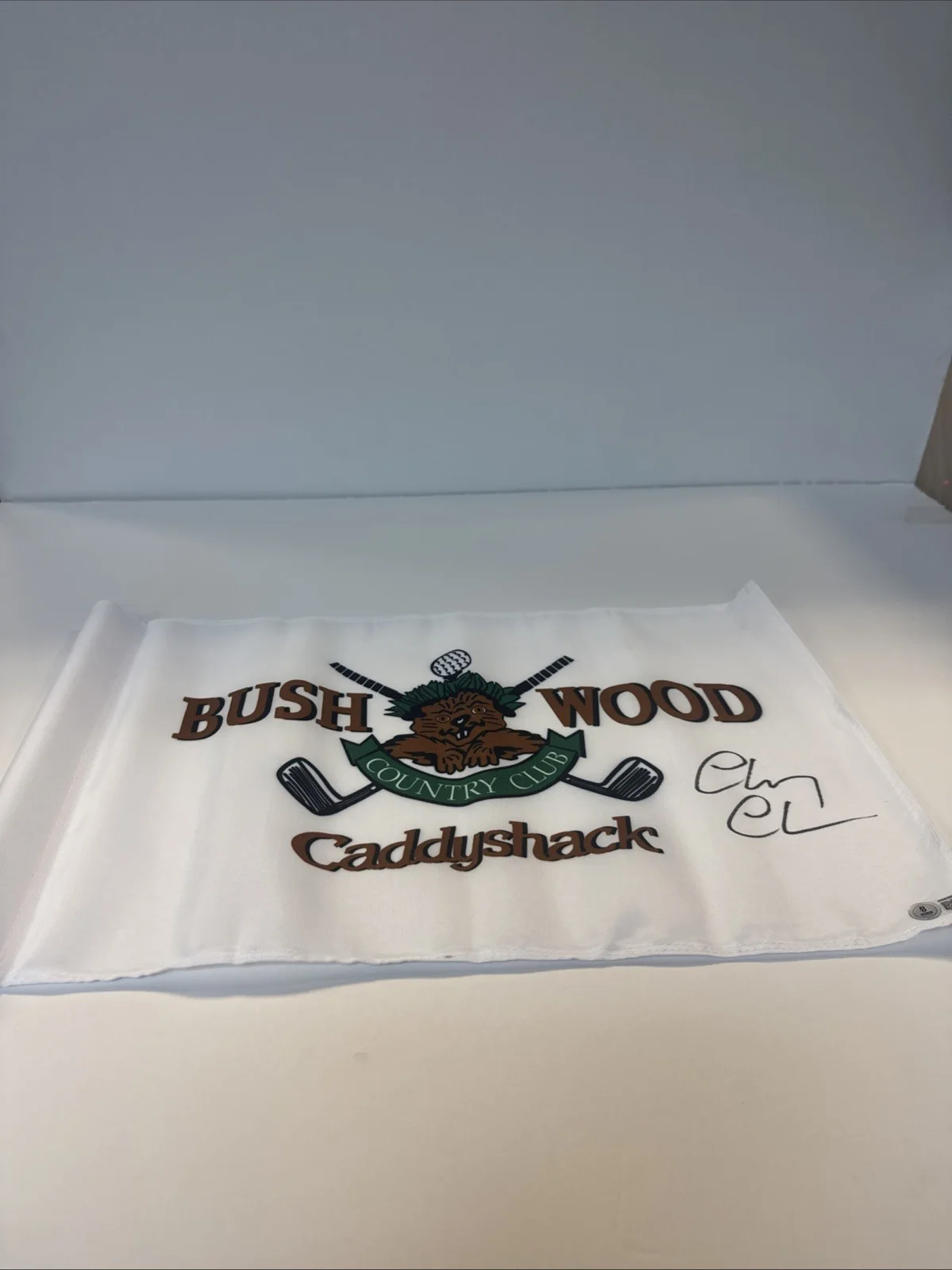 Chevy Chase — Chevy Chase Signed Caddyshack Bushwood Country Club Flag Beckett Witnessed BAS, изображение 5