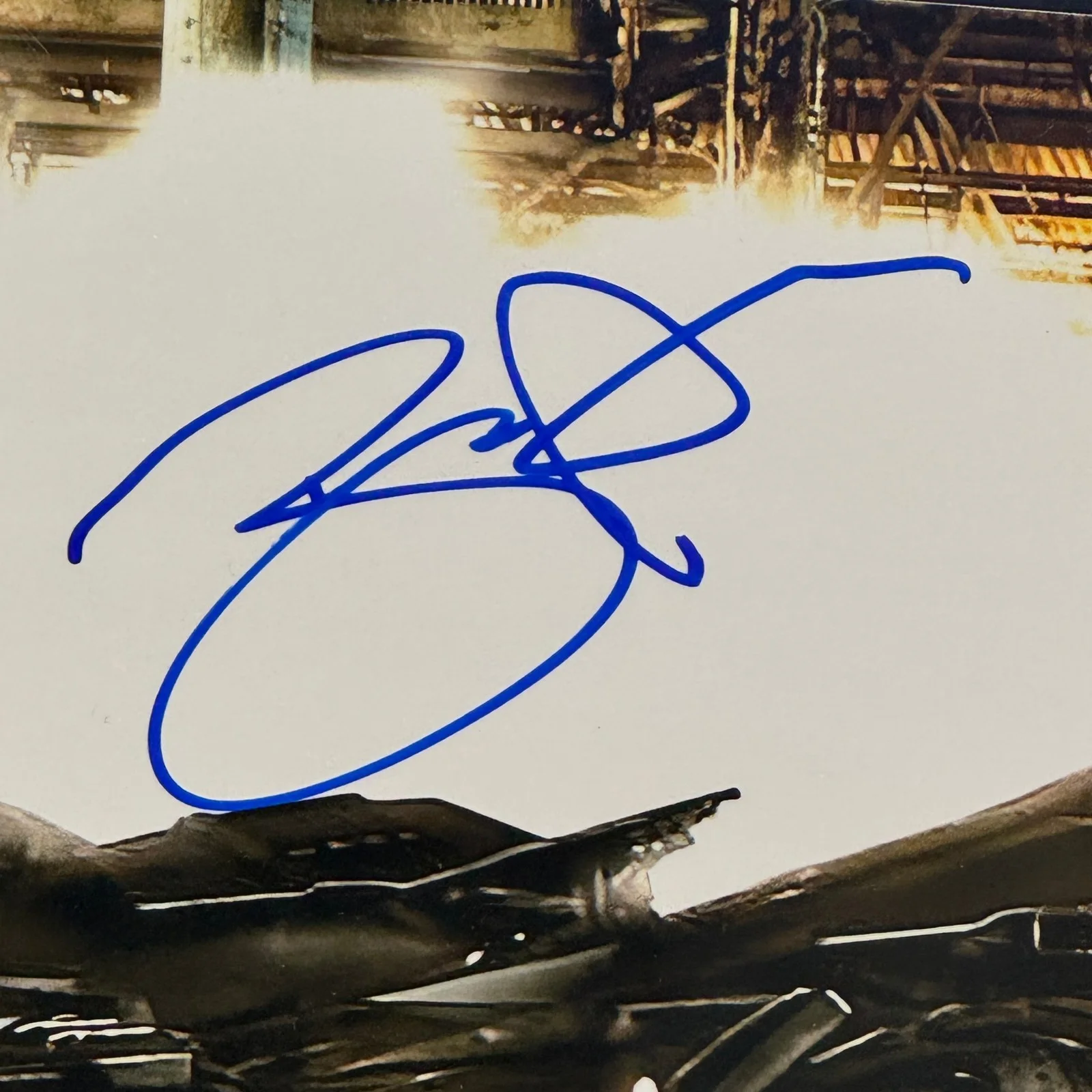 Ben Affleck — Ben Affleck Signed 11x14 Metallic Photo Batman Beckett Authentic Autograph, изображение 2